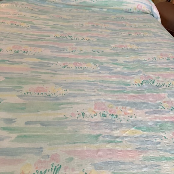 SEERSUCKER RUFFLED COTTON 2 MATCHING BEDSPREADS FLORAL GARDEN & SOFT PASTELS - Picture 14 of 16